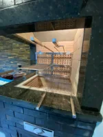 A Inox Catarinense é uma empresa especializada em soluções de aço inox, com mais de 10 anos de experiência no mercado. Fabricamos produtos como corrimãos, guarda-corpos, bancadas, grelhas e diversos outros itens sob medida para atender a residências e indústrias. Localizada em Blumenau, SC, nossa empresa prioriza qualidade, durabilidade e satisfação dos clientes. Para saber mais, visite nosso site: www.inoxcatarinense.com.br.