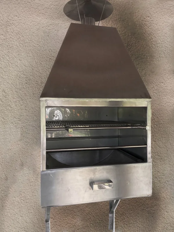 A Inox Catarinense é uma empresa especializada em soluções de aço inox, com mais de 10 anos de experiência no mercado. Fabricamos produtos como corrimãos, guarda-corpos, bancadas, grelhas e diversos outros itens sob medida para atender a residências e indústrias. Localizada em Blumenau, SC, nossa empresa prioriza qualidade, durabilidade e satisfação dos clientes. Para saber mais, visite nosso site: www.inoxcatarinense.com.br.
