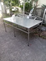 A Inox Catarinense é uma empresa especializada em soluções de aço inox, com mais de 10 anos de experiência no mercado. Fabricamos produtos como corrimãos, guarda-corpos, bancadas, grelhas e diversos outros itens sob medida para atender a residências e indústrias. Localizada em Blumenau, SC, nossa empresa prioriza qualidade, durabilidade e satisfação dos clientes. Para saber mais, visite nosso site: www.inoxcatarinense.com.br.