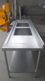 A Inox Catarinense é uma empresa especializada em soluções de aço inox, com mais de 10 anos de experiência no mercado. Fabricamos produtos como corrimãos, guarda-corpos, bancadas, grelhas e diversos outros itens sob medida para atender a residências e indústrias. Localizada em Blumenau, SC, nossa empresa prioriza qualidade, durabilidade e satisfação dos clientes. Para saber mais, visite nosso site: www.inoxcatarinense.com.br.