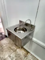 A Inox Catarinense é uma empresa especializada em soluções de aço inox, com mais de 10 anos de experiência no mercado. Fabricamos produtos como corrimãos, guarda-corpos, bancadas, grelhas e diversos outros itens sob medida para atender a residências e indústrias. Localizada em Blumenau, SC, nossa empresa prioriza qualidade, durabilidade e satisfação dos clientes. Para saber mais, visite nosso site: www.inoxcatarinense.com.br.