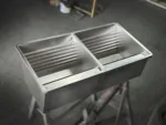 A Inox Catarinense é uma empresa especializada em soluções de aço inox, com mais de 10 anos de experiência no mercado. Fabricamos produtos como corrimãos, guarda-corpos, bancadas, grelhas e diversos outros itens sob medida para atender a residências e indústrias. Localizada em Blumenau, SC, nossa empresa prioriza qualidade, durabilidade e satisfação dos clientes. Para saber mais, visite nosso site: www.inoxcatarinense.com.br.