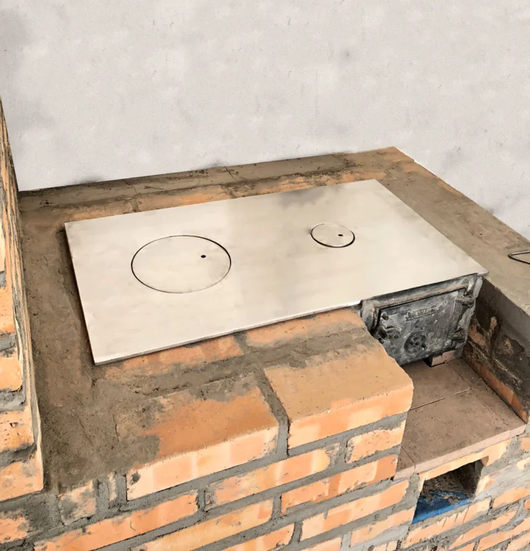 A Inox Catarinense é uma empresa especializada em soluções de aço inox, com mais de 10 anos de experiência no mercado. Fabricamos produtos como corrimãos, guarda-corpos, bancadas, grelhas e diversos outros itens sob medida para atender a residências e indústrias. Localizada em Blumenau, SC, nossa empresa prioriza qualidade, durabilidade e satisfação dos clientes. Para saber mais, visite nosso site: www.inoxcatarinense.com.br.